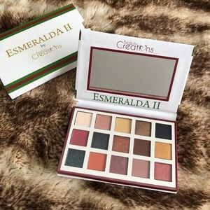 Esmeralda II 15 color eyeshadow palette - new